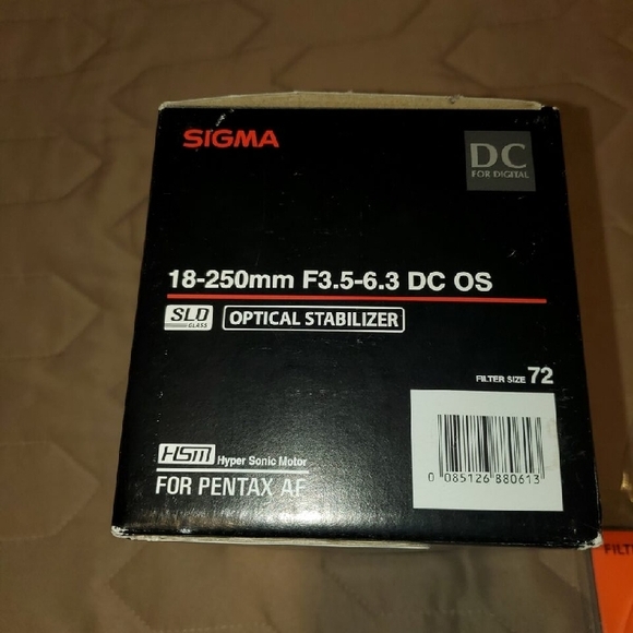Sigma 18-250mm F3.5-6.3 DC OS Lens - Picture 3 of 4